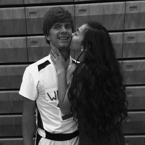 Meet your Posher, Maya